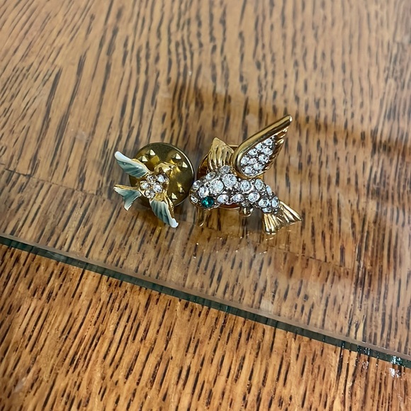 2 Bird‎ Pins - Picture 1 of 1